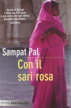 con il sari rosa