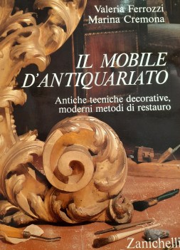 mobile d\'antiquariato