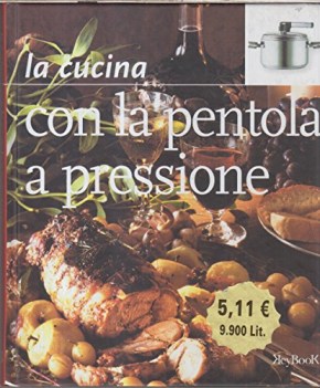 cucina con la pentola a pressione