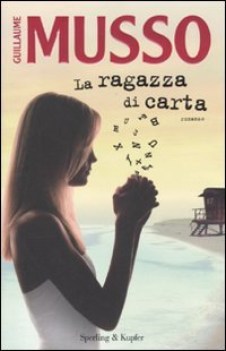 ragazza di carta